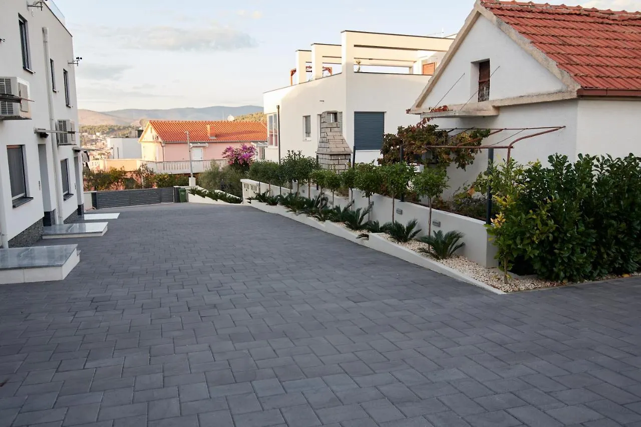 Holiday Luxury Resort Sundance Trogir 0*,