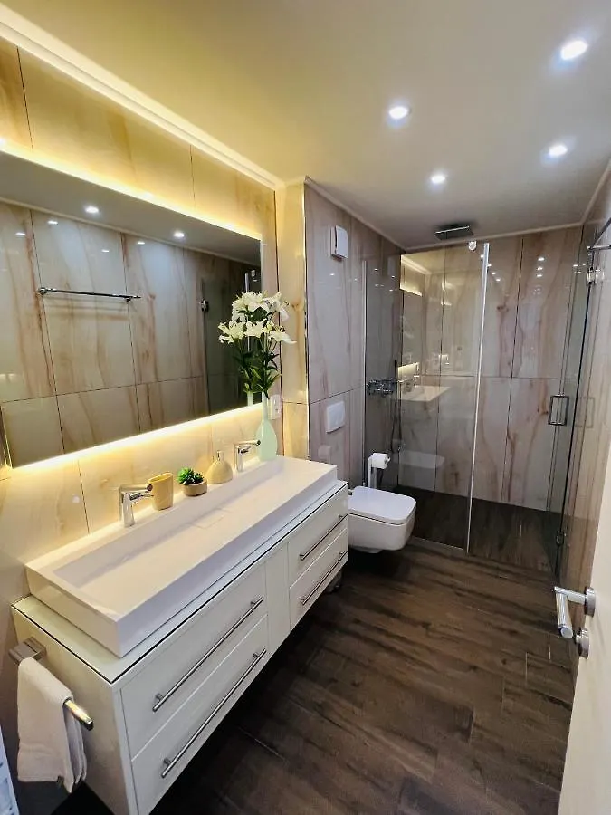 Holiday Luxury Resort Sundance Trogir 0*,